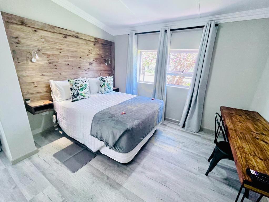 Hotel Madeira Bed à Queenstown Extérieur photo